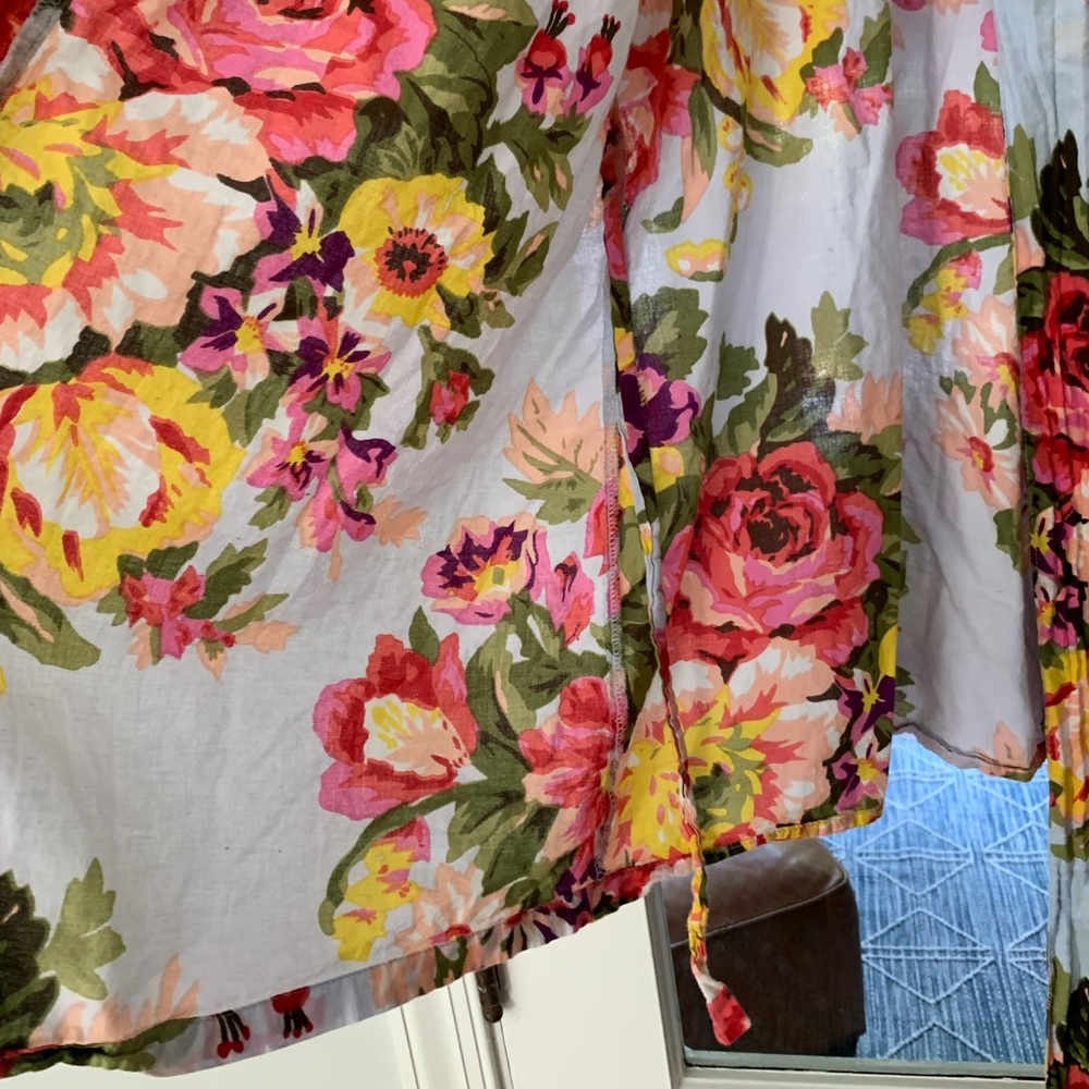 Sandy Waters Floral Robe - Picture 6 of 9